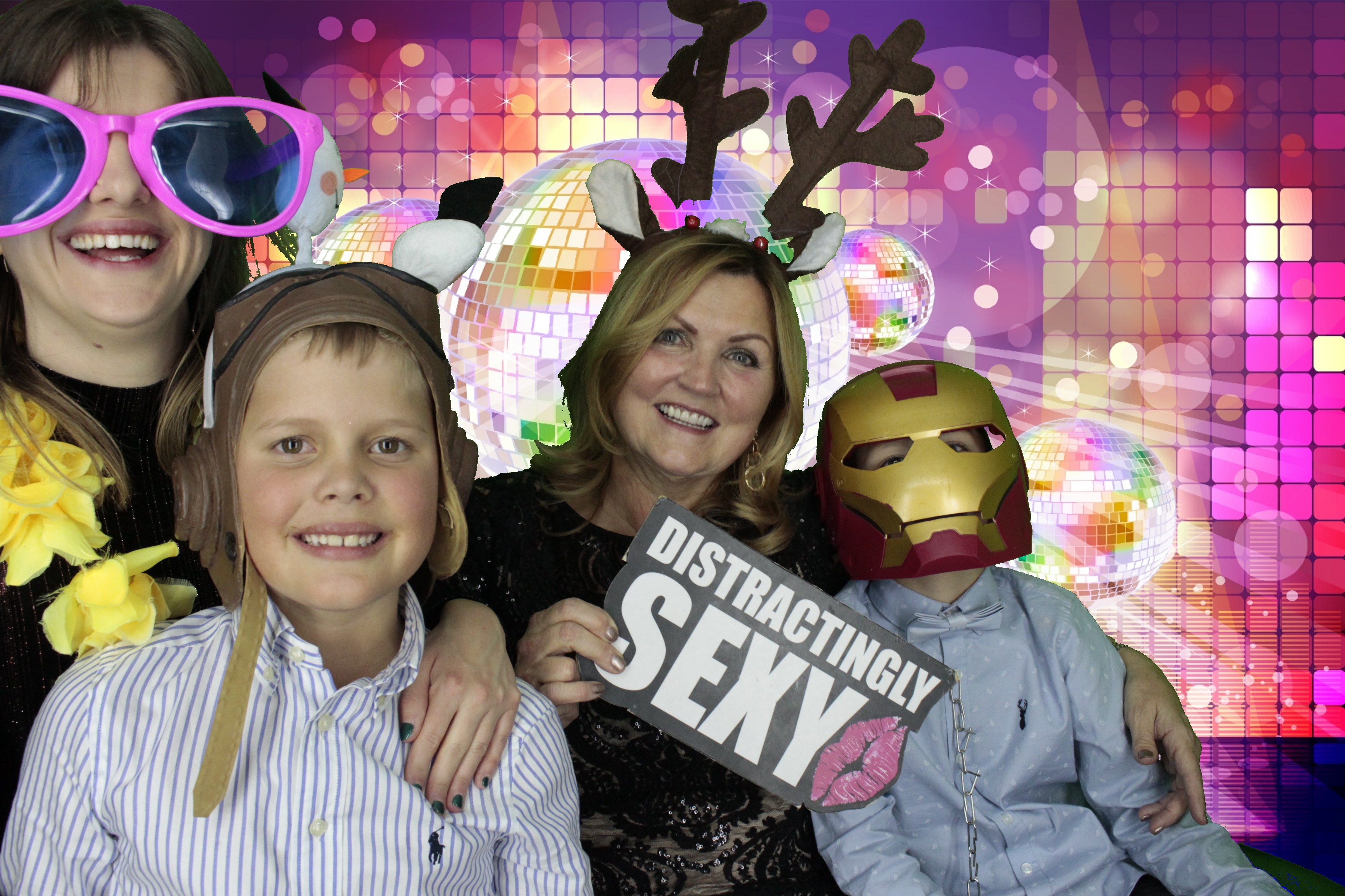 Christine's 60th Birthday | View more photos from the event at gallery.myphotoboothexperience.co.uk/u/MyPhotoBoothExperienceLtd/Christines-60th-Birthday